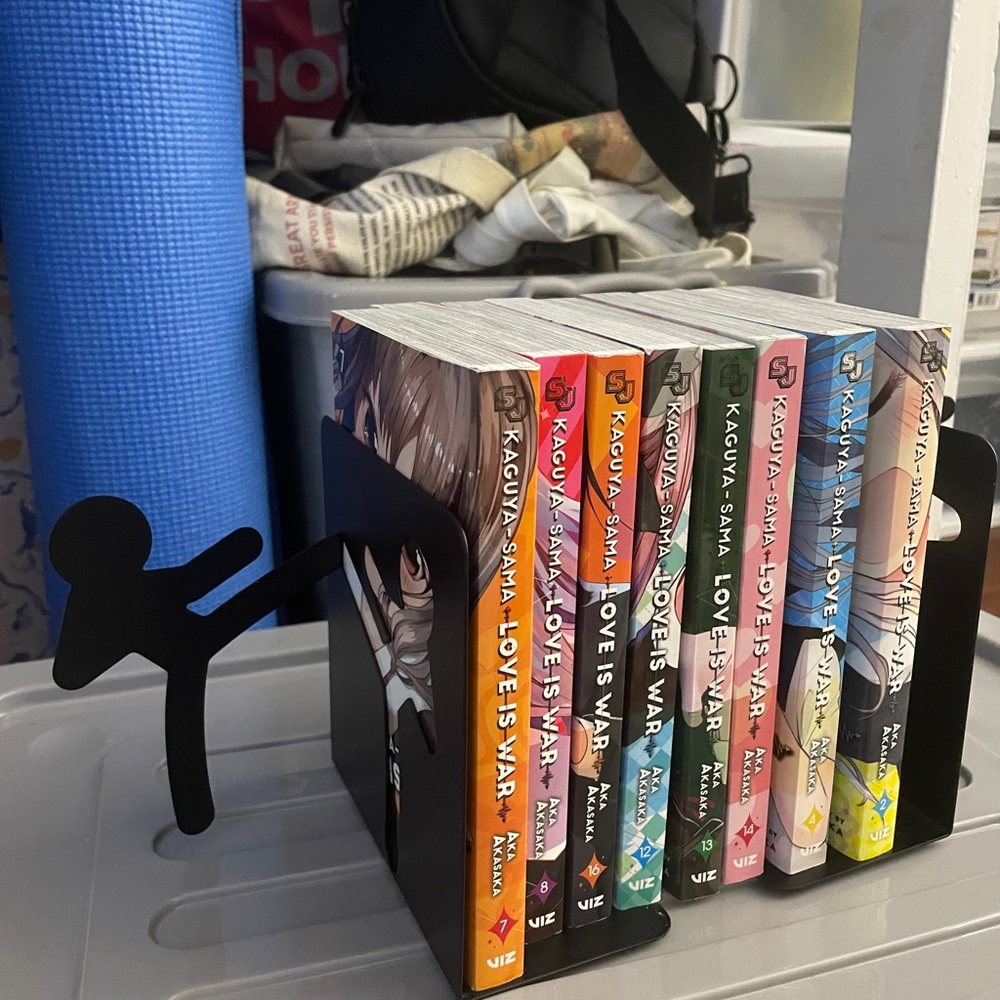 Karate book ends.